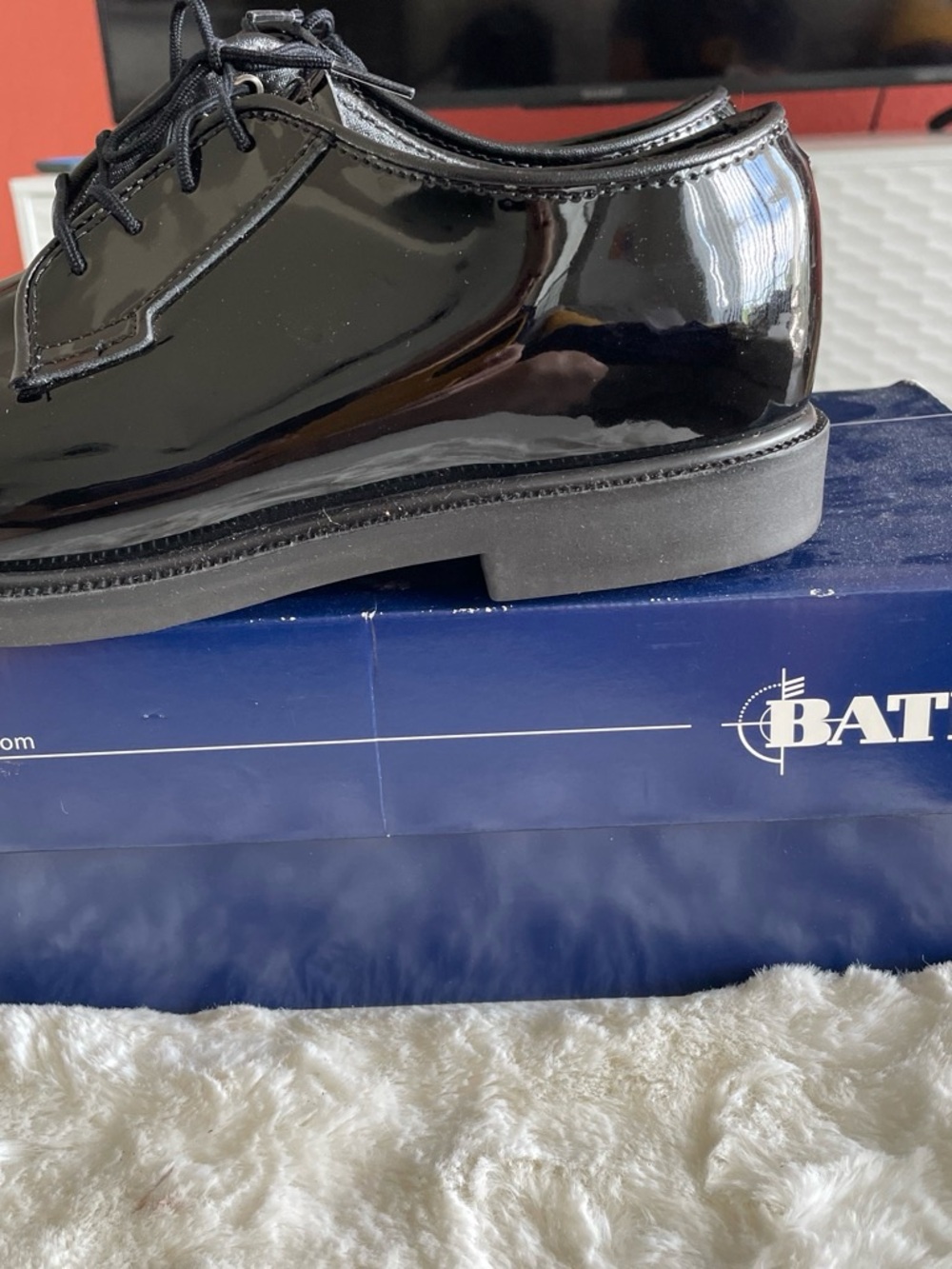 Bates women’s Black Patent Leather Lace-Up Oxfords - Picture 3 of 6